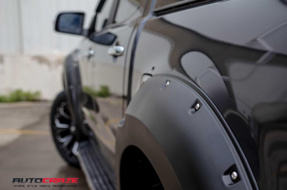 FORD RANGER ASSAULT GLOSS BLACK MILLED ACCENTS