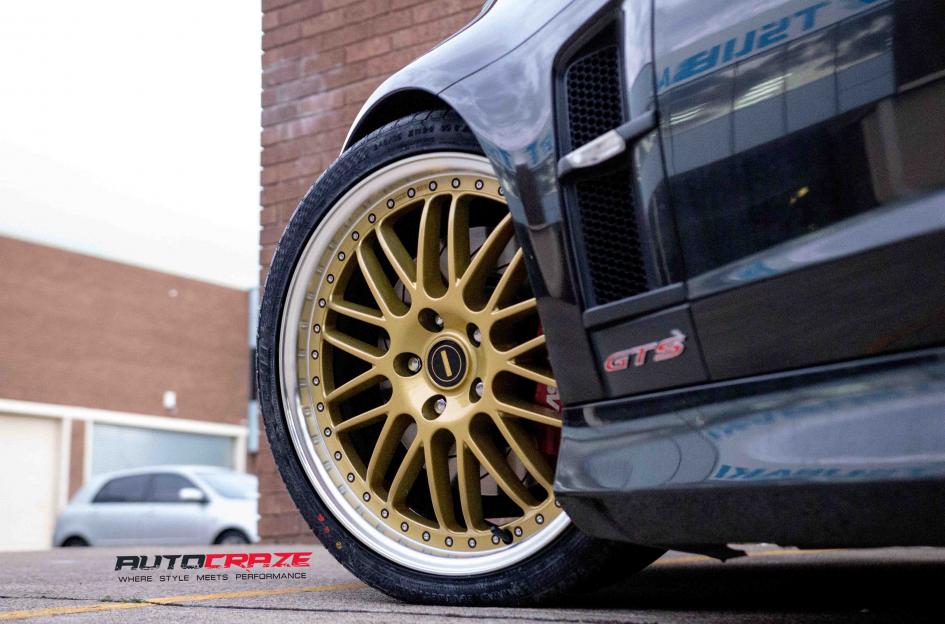 HOLDEN-COMMODORE-OM-GOLD-POLISH-LIP