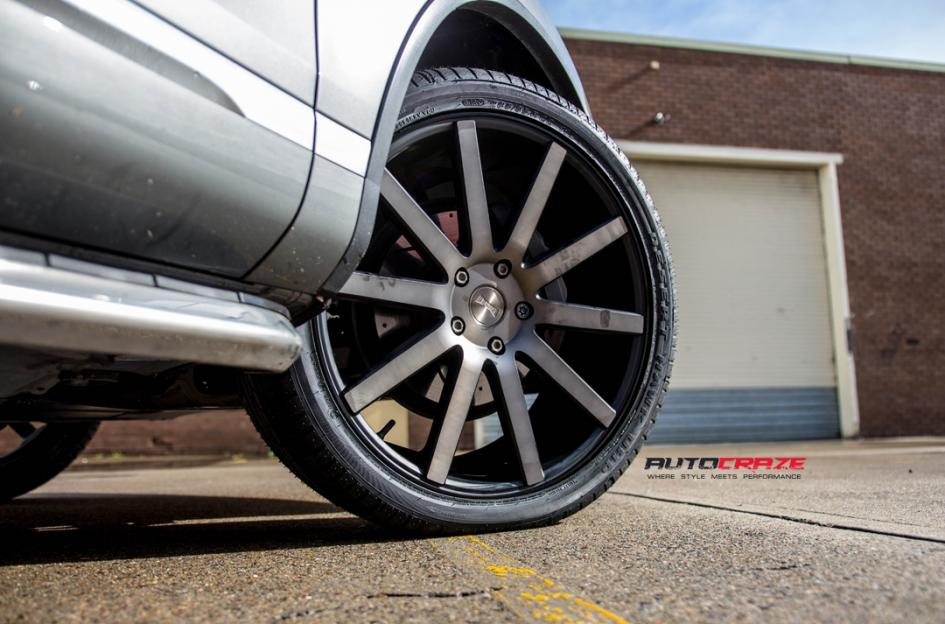 VOLKSWAGEN TOUAREG SHOT CALLA BLACK AND MACHINED WITH DARK TINT