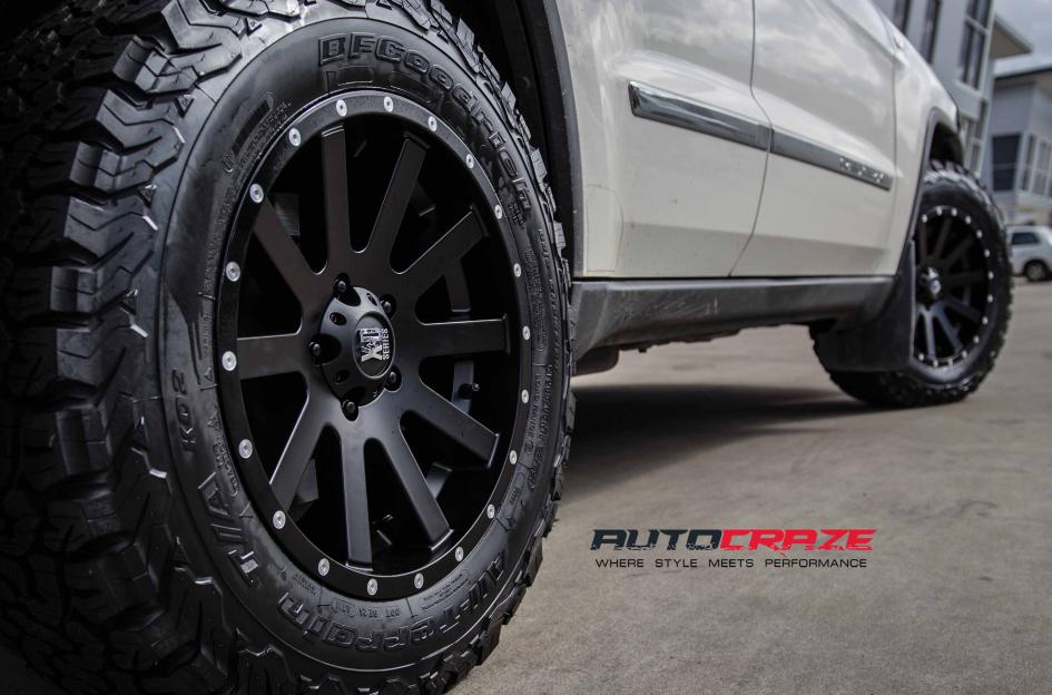 JEEP-GRAND-CHEROKEE-HEIST-SATIN-BLACK