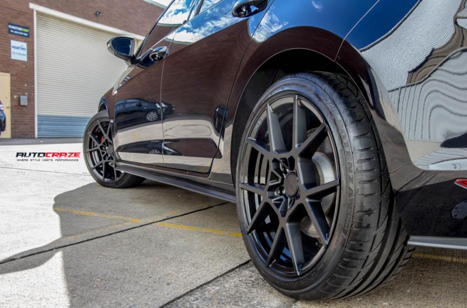 VOLKSWAGEN GOLF KPS MATTE BLACK