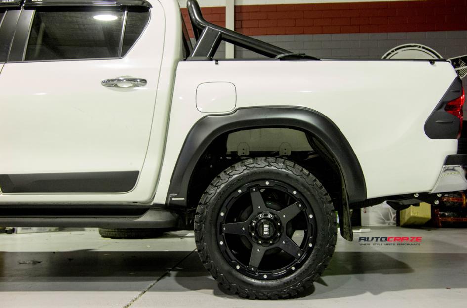 TOYOTA HILUX N80 4WD GD04 MATTE BLACK