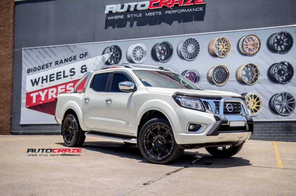 NISSAN NAVARA HE900 GLOSS BLACK