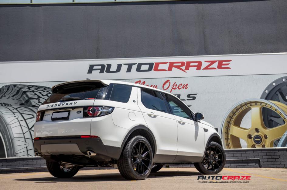 LAND-ROVER-DISCOVERY-MISANO-MATTE-BLACK