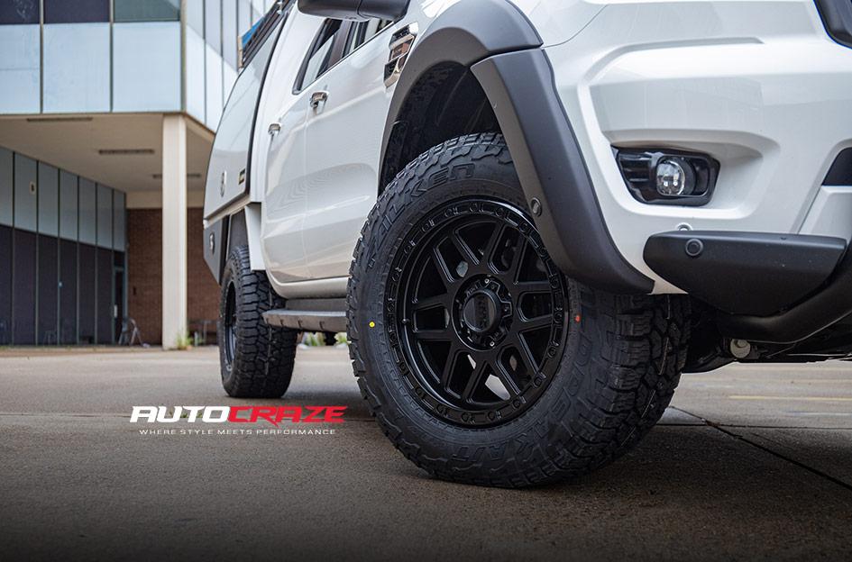 FORD RANGER KM544 MESA SATIN BLACK GLOSS BLACK LIP