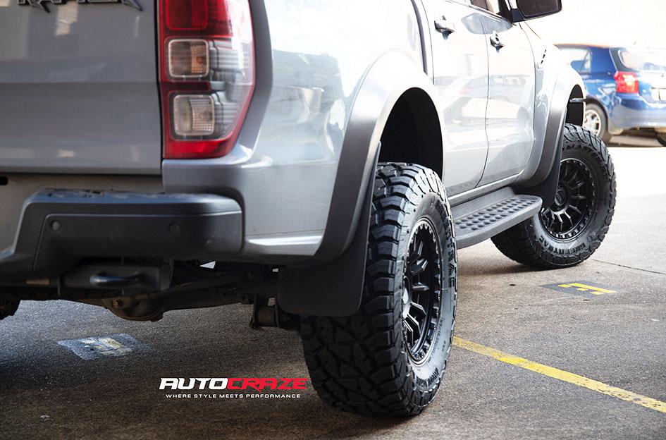 FORD RANGER RAPTOR CARNAGE SATIN BLACK GRAY TINT