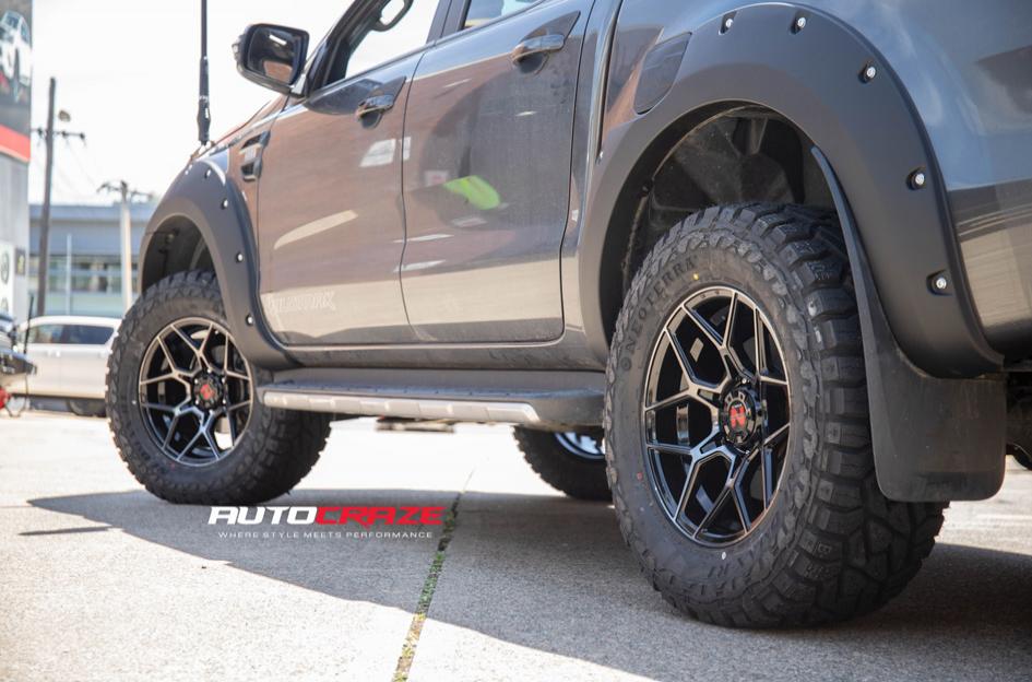 FORD RANGER SABBATH GLOSS BLACK TINTED FACE