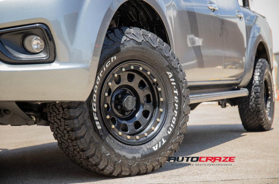 NISSAN NAVARA D LOCKER BLACK