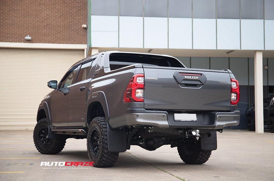 TOYOTA HILUX N80 4WD COVERT MATTE BLACK