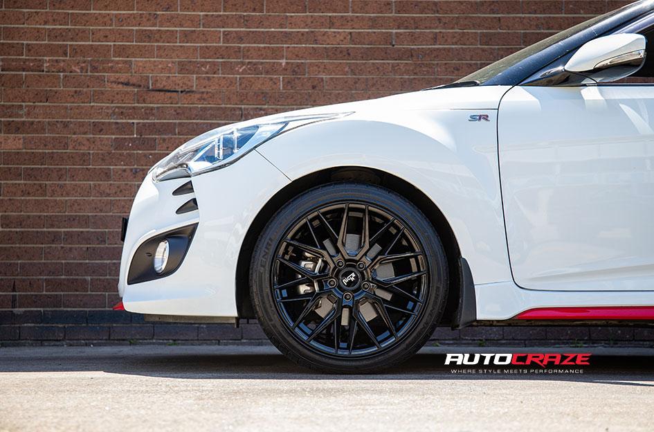 HYUNDAI-VELOSTER-GAMMA-MATTE-BLACK