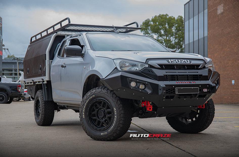 ISUZU DMAX KM544 MESA SATIN BLACK GLOSS BLACK LIP