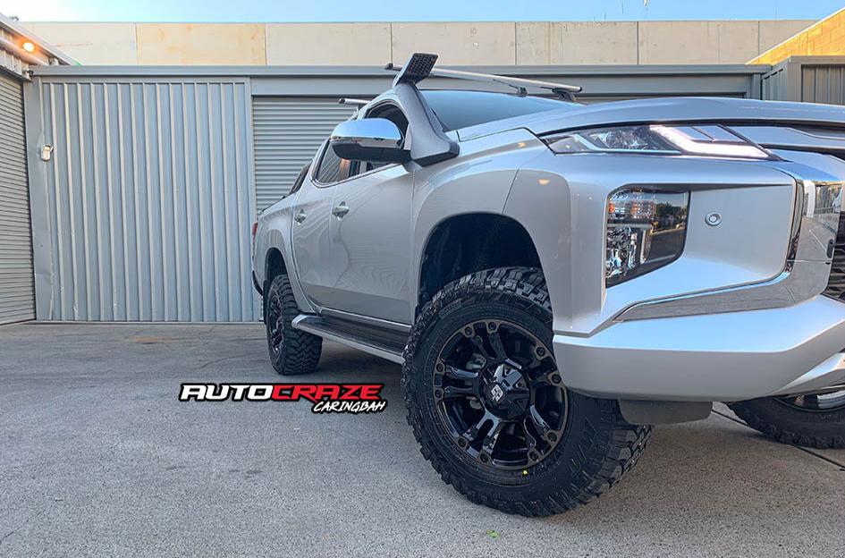 MITSUBISHI TRITON BROOKLYN BLACK MACHINED WITH DARK TINT