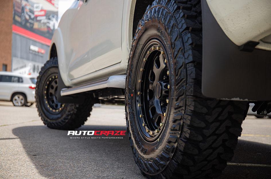 NISSAN NAVARA D LOCKER BLACK