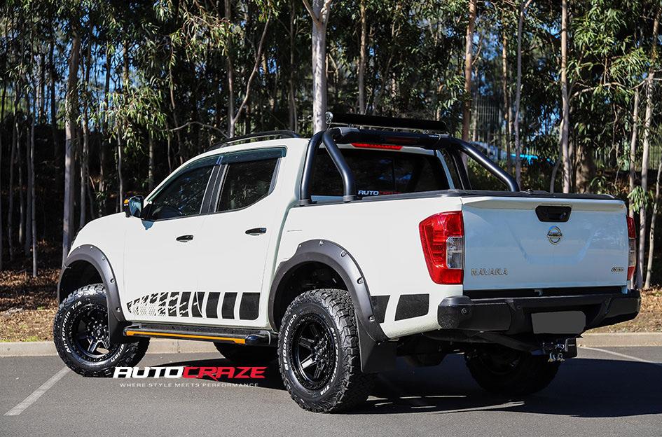 NISSAN NAVARA KICKER MATTE BLACK