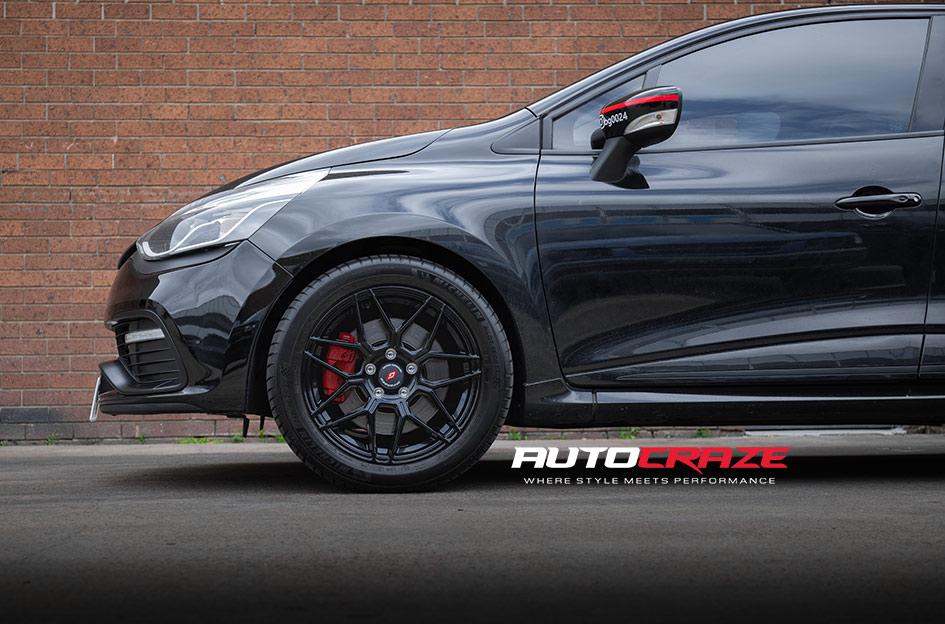 RENAULT CLIO IFG 38 BLACK