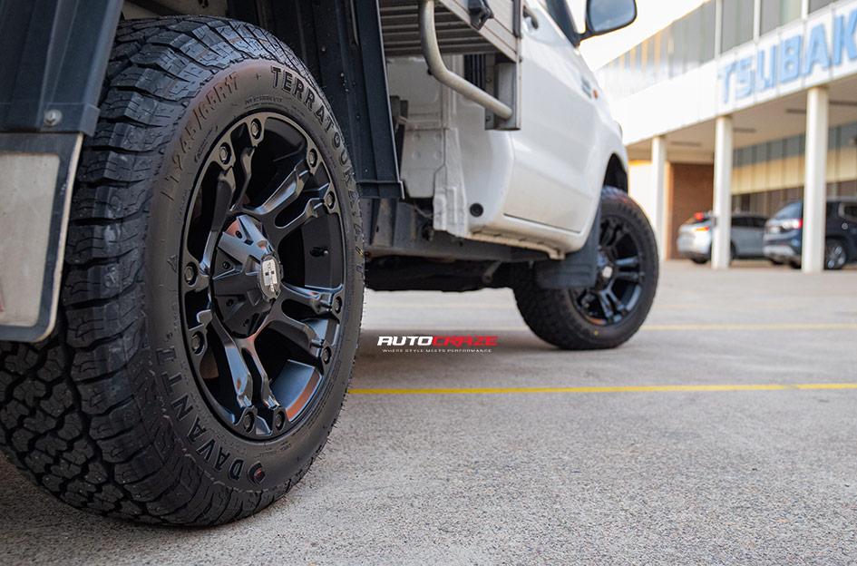TOYOTA HILUX N70 4WD BROOKLYN MATTE BLACK