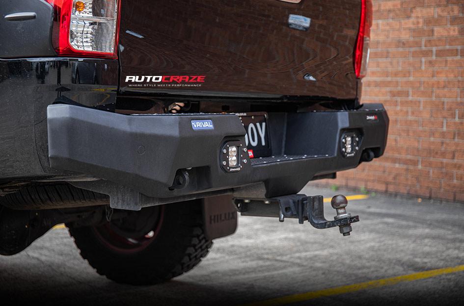 TOYOTA HILUX N80 4WD COVERT CANDY RED BLACK LIP