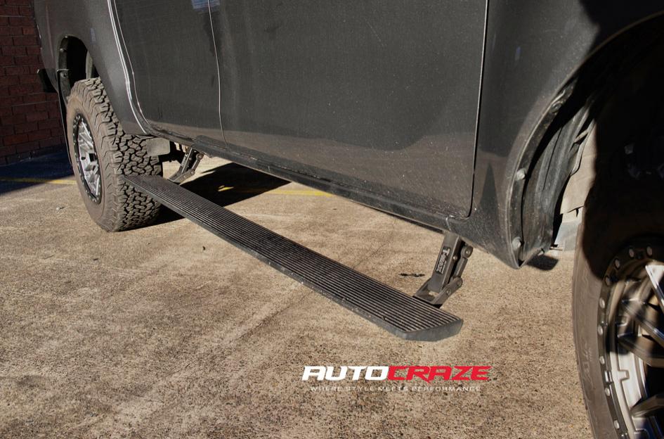 TOYOTA HILUX 4WD REBEL ANTHRACITE CENTER W BLACK LIP