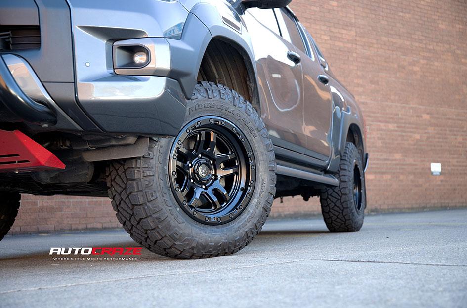 TOYOTA HILUX N80 4WD AMMO MATTE BLACK