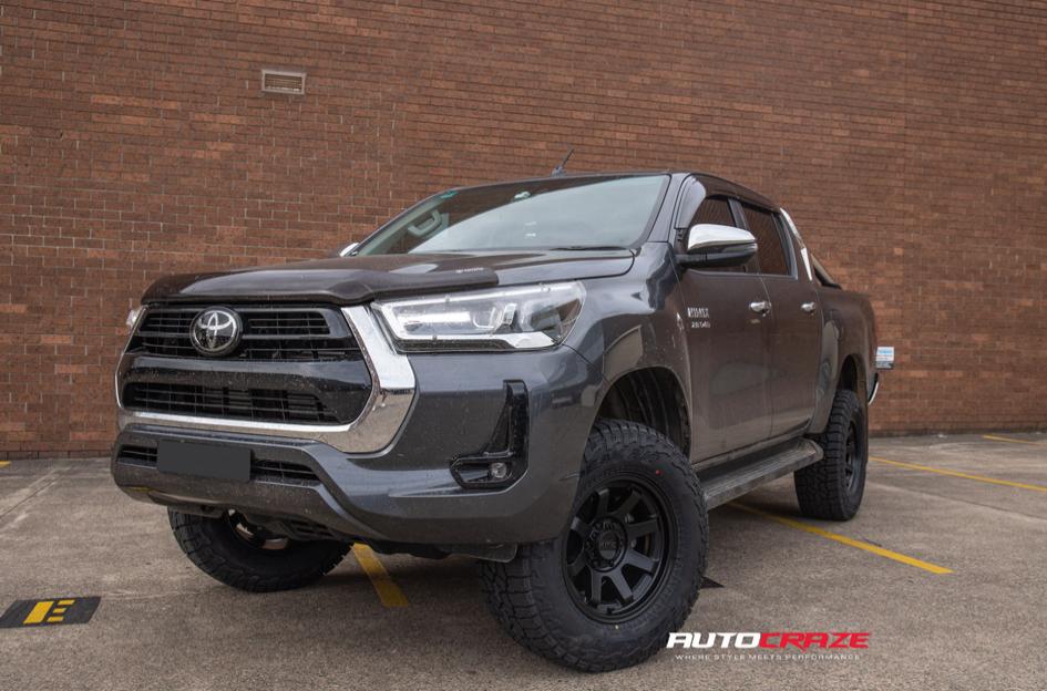 TOYOTA HILUX N80 4WD TRAIL SATIN BLACK