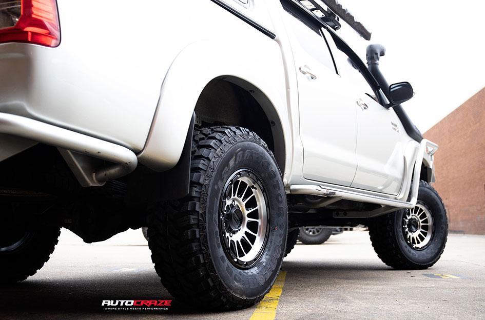 TOYOTA HILUX N70 4WD IMPACT KM542 SATIN BLACK MACHINED FACE