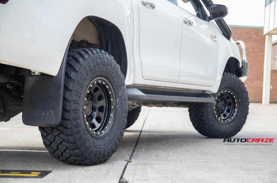 TOYOTA HILUX N80 4WD D LOCKER BLACK