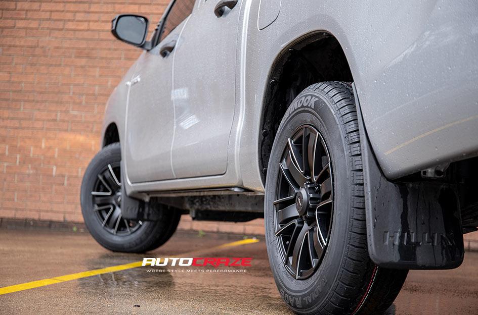 TOYOTA HILUX N80 4WD ROK SATIN BLACK PIPED