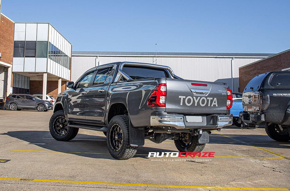TOYOTA HILUX N80 4WD MO962 GLOSS BLACK