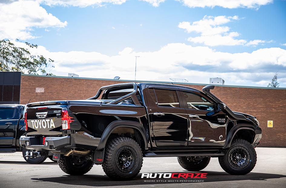 TOYOTA HILUX N80 4WD ZEPHYR MATTE BLACK