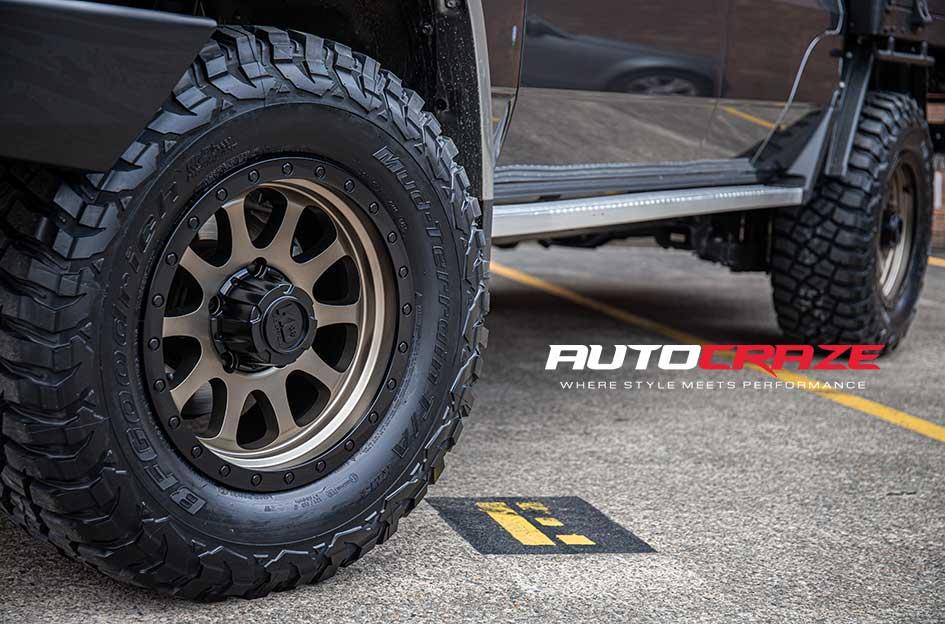 TOYOTA LANDCRUISER HURRICANE SATIN BRONZE BLACK LIP
