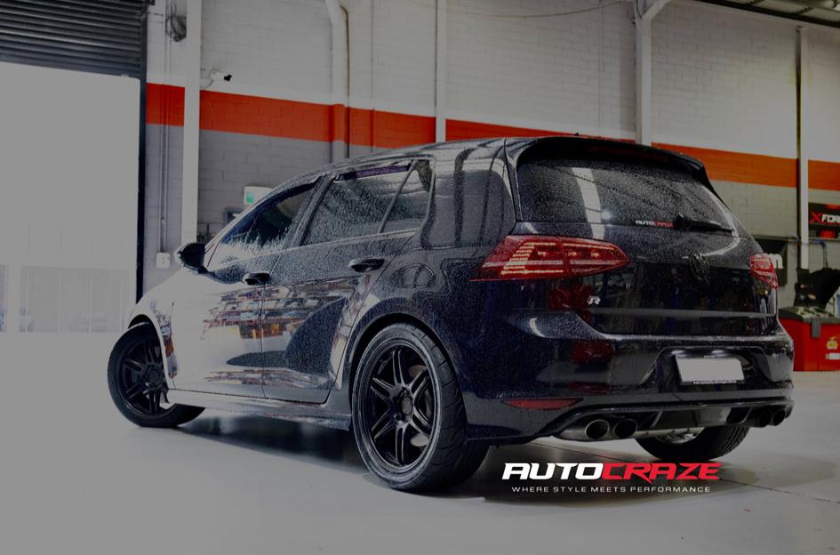 VOLKSWAGEN GOLF SF01 SATIN BLACK