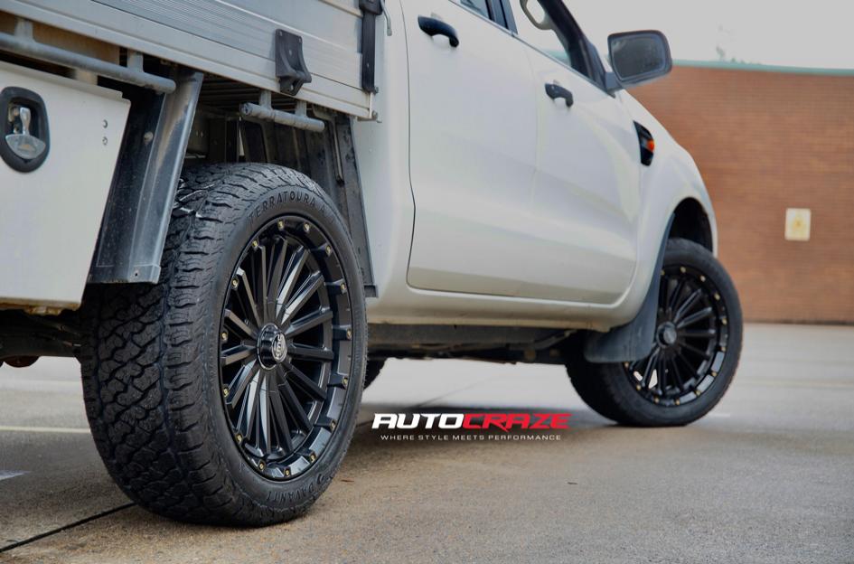 FORD RANGER SIGNAL SATIN BLACK