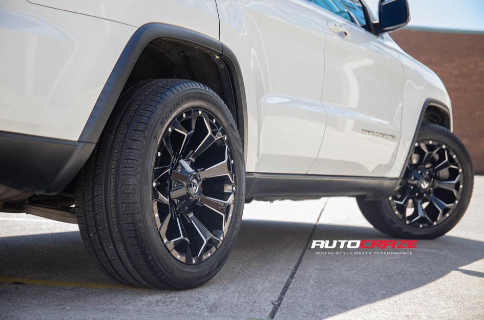 JEEP-GRAND-CHEROKEE-ASSAULT-GLOSS-BLACK-MILLED-ACCENTS