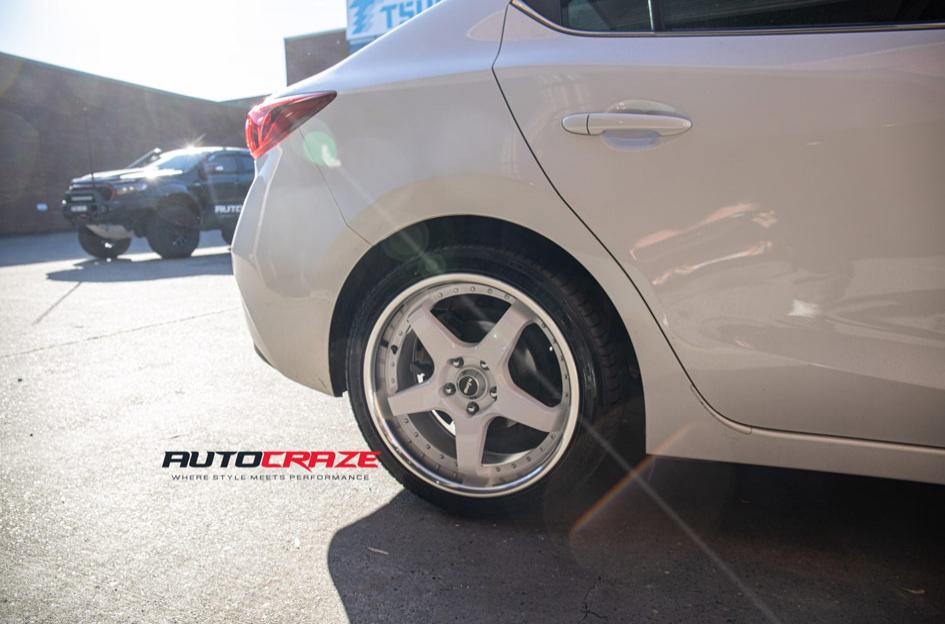 MAZDA-3-DETROIT-WHITE-MACHINED-LIP