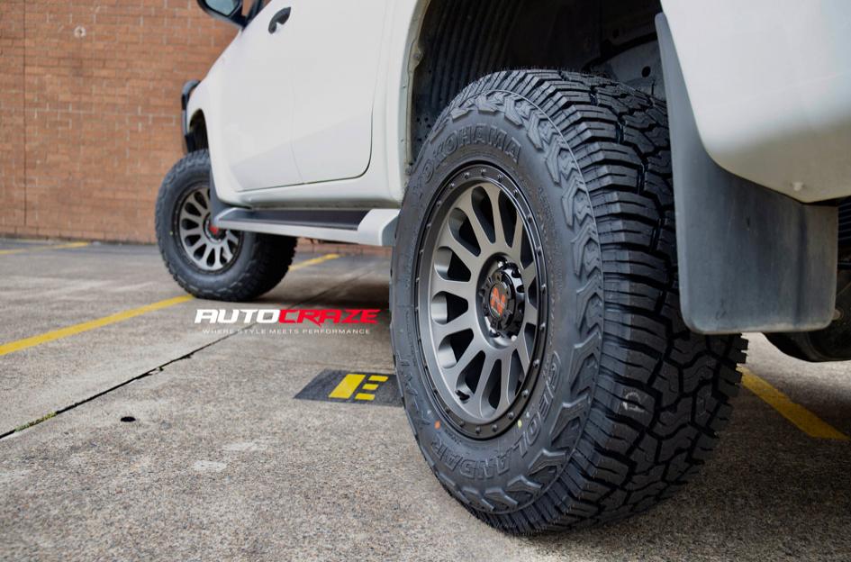 MITSUBISHI TRITON VICTIM GUNMETAL BLACK RING