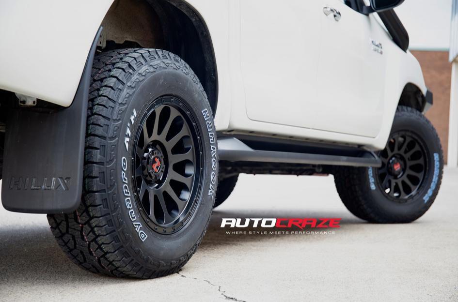 TOYOTA HILUX N80 4WD VICTIM MATTE BLACK