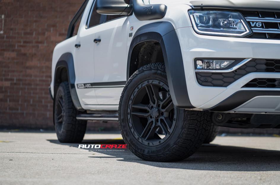 VOLKSWAGEN AMAROK RAILCAR GLOSS BLACK