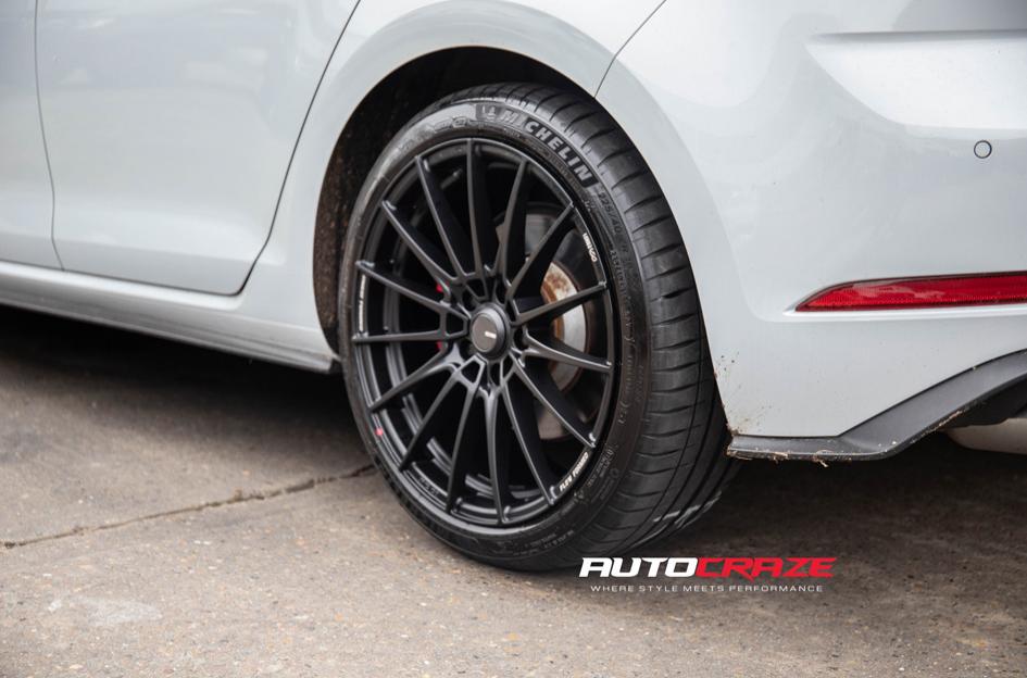 VOLKSWAGEN GOLF FC01 MATTE BLACK