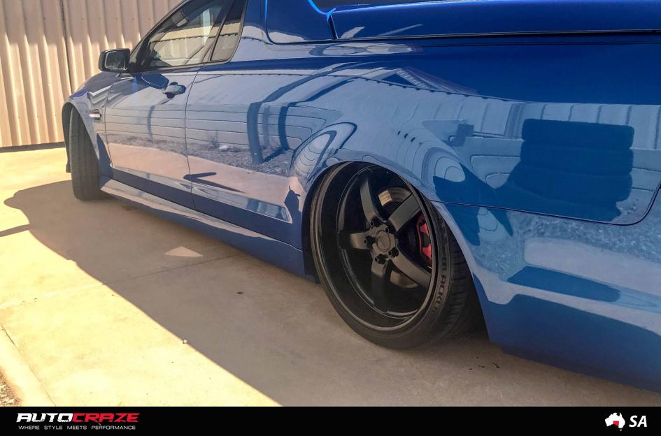 HOLDEN-COMMODORE-PANTANO-MATTE-BLACK
