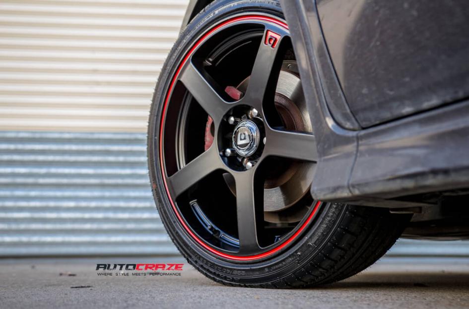 HONDA CIVIC 5 STUD MR116 MATTE BLACK RED EDGE