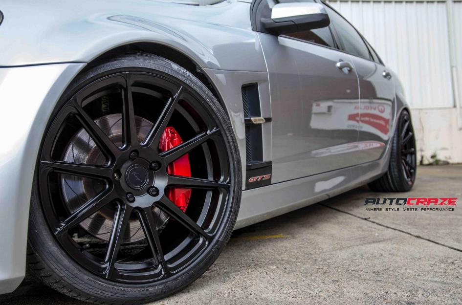 HOLDEN-COMMODORE-SF04-MATTE-BLACK-2