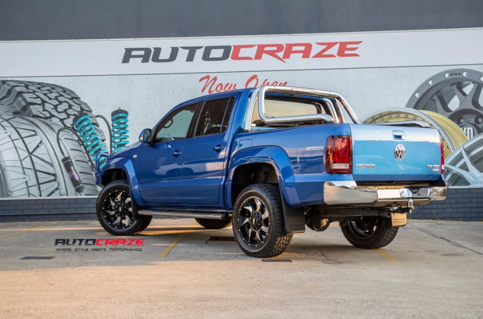 VOLKSWAGEN AMAROK GD01 BLACK WITH CHROME INSERTS