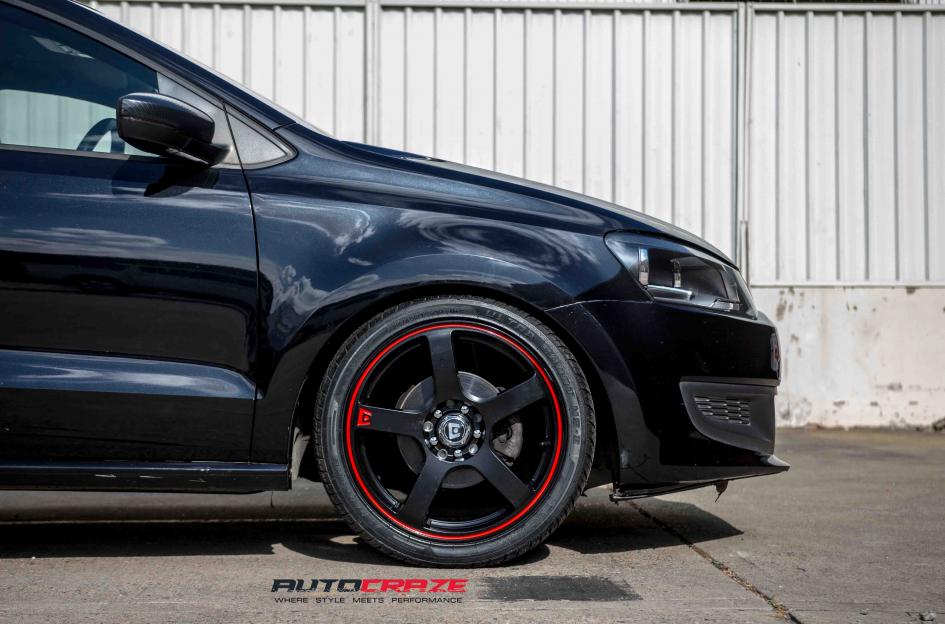 VOLKSWAGEN POLO MR116 MATTE BLACK RED EDGE