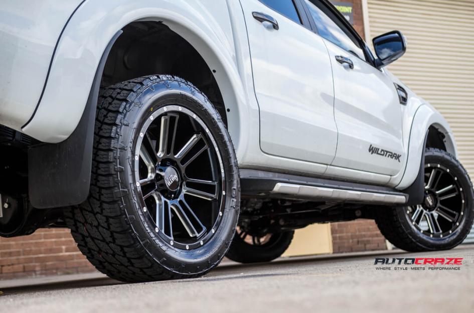 FORD RANGER MO982 GLOSS BLACK MILLED