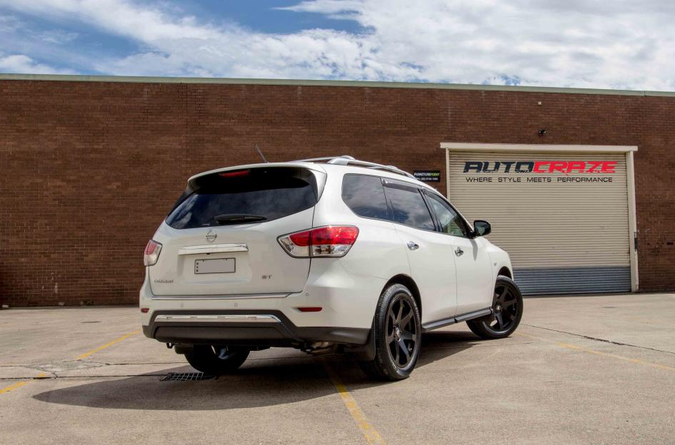 NISSAN PATHFINDER MOZAMBIQUE MATTE BLACK