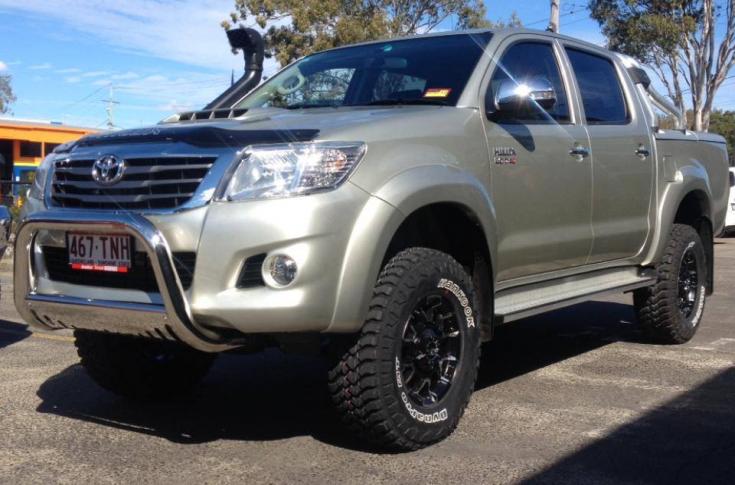 TOYOTA HILUX N70 4WD BLACKOUT MATTE BLACK MACHINED FACE