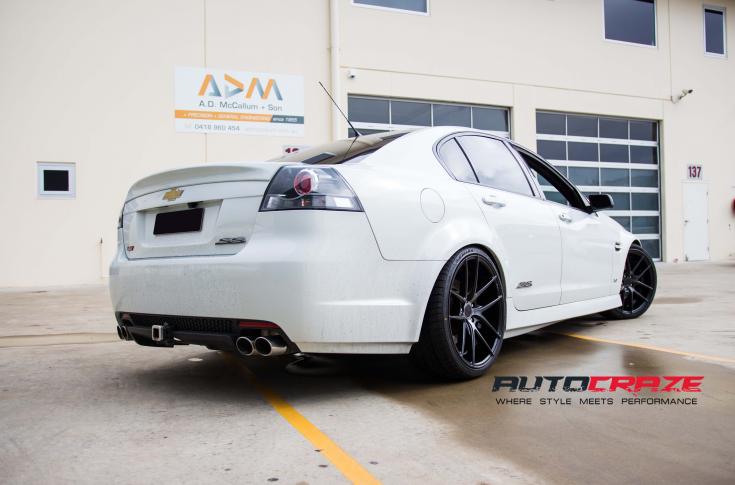 HOLDEN-COMMODORE-VE-SS-TARGA-BLACK-&-MACHINED-WITH-DOUBLE-DARK-TINT