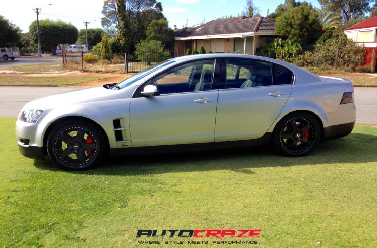 HOLDEN-COMMODORE-VE-SEDAN-FR