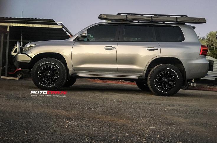 TOYOTA LANDCRUSIER ASSAULT GLOSS BLACK MILLED ACCENTS