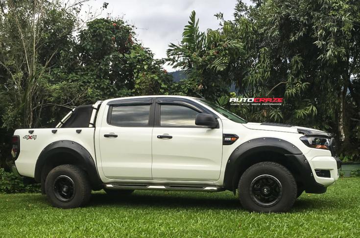 FORD RANGER ANZA MATTE BLACK WITH ANTHRACITE RING